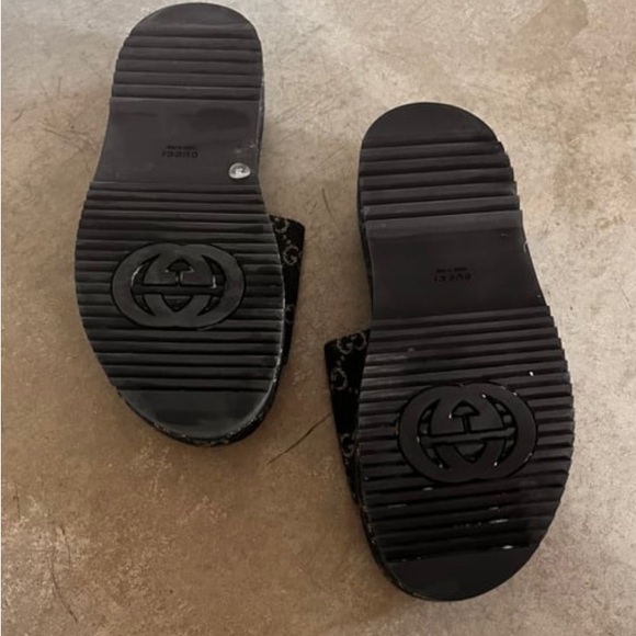 Authentic Gucci slides with serial number box and dust bag. - Picture 4 of 5